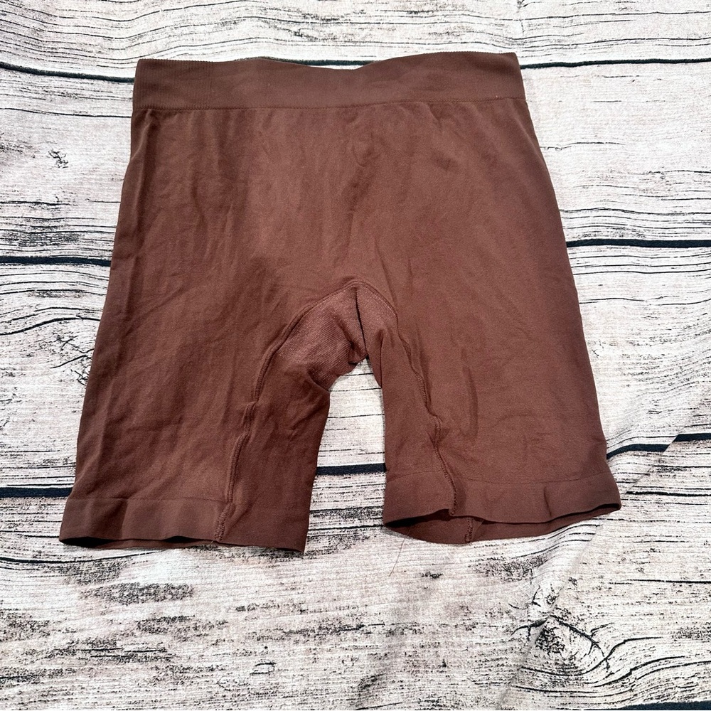 Brown Mid-Thigh Shapewear Shorts with Elastic Waistband
